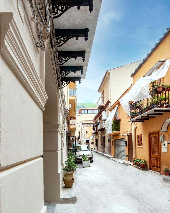 Отель Palazzo Al Carmine Монреале Экстерьер фото